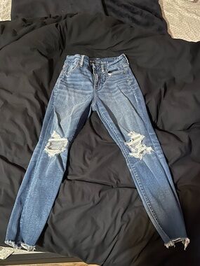 American Eagle Outfitters Distressed Skinny Jeans